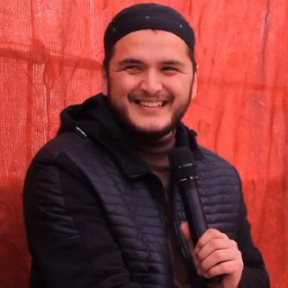 Xojayin xizmatchini belbog bilan jazolaydi Qalam bilan chizilgan seksual qizlar