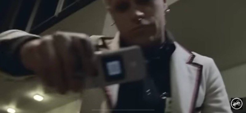 Лиам хоулетт 1997. Prodigy voodoo people. Voodoo people клип. Prodigy voodoo people клип. Prodigy обложки альбомов.