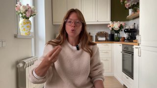 я: записываю видео, серьезно говорю  мои коты: вызов принят!   как только я в...