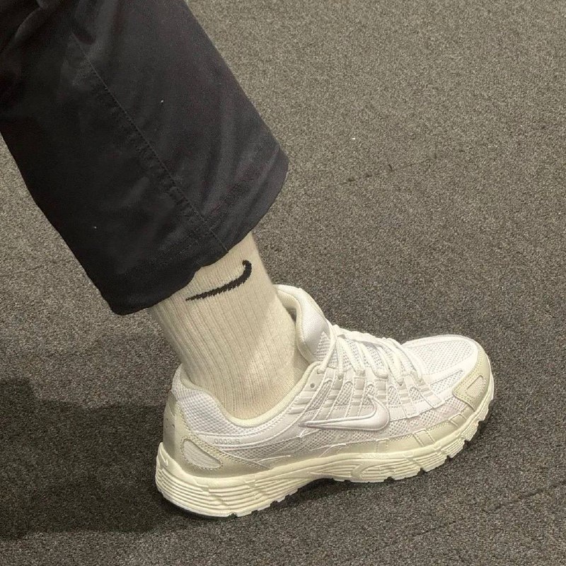 Nike P-6000  18990 → от 9233 найдено на NAVISALE/СТОКИ    EU 35.5, 36, 36.5, ...