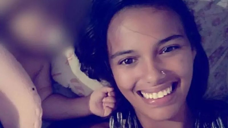 Дикая история из Бразилии: 42-летняя женщина вырезала ребёнка из живота своей...