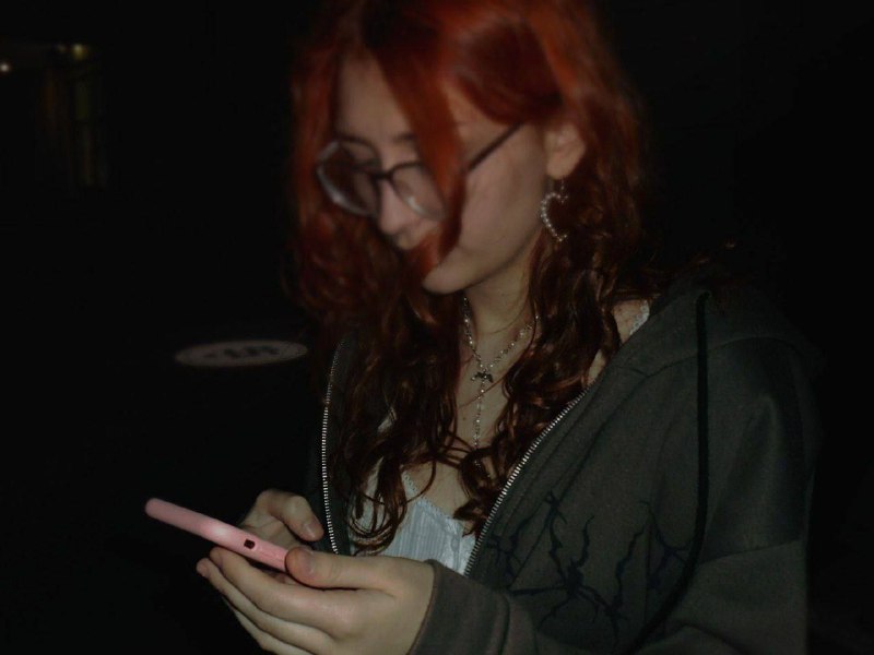 Видел красивую девочку в районе мака, очень понравилась, ты не такая как все ...