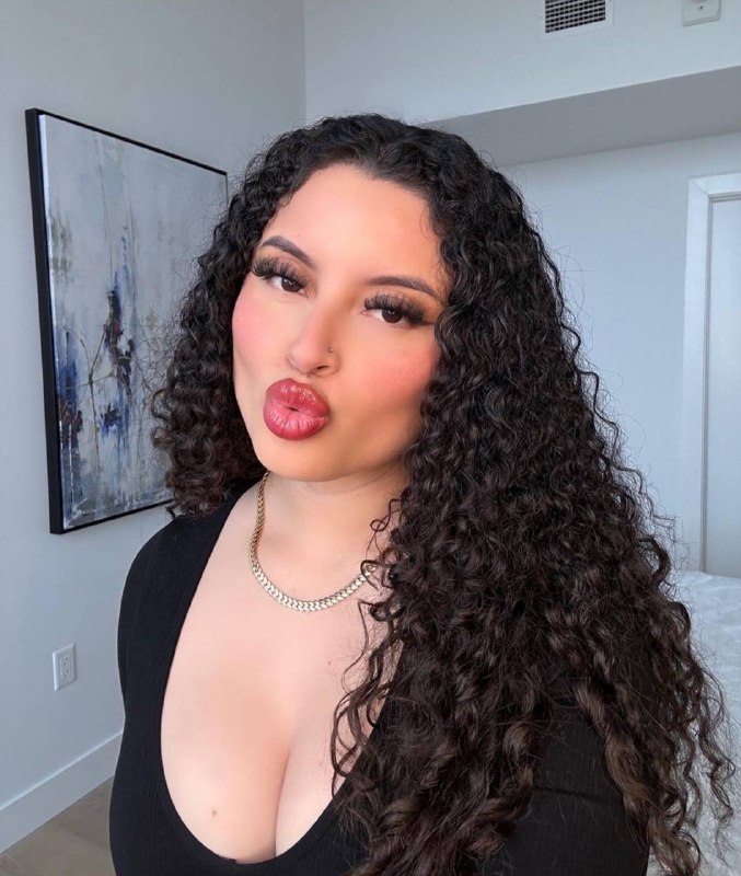 ¡ATENCIÓN!      Hemos filtrado todas las NUEVAS fotos y vídeos de @Siarlyy   ...