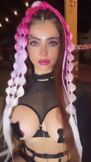 A mi Telegram de pago o al Only Fans se está creando contenido y colaboracion...