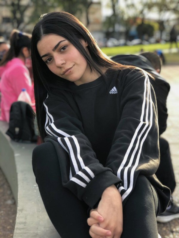 Gurbetçi Büşra, 20 Yaşında, Almanya'da Yaşıyormuş. Mükemmel Öt ...