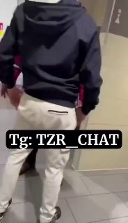 Подросток отправил мужика в нокдаун за быдловатое поведение.  Мужчина средних...