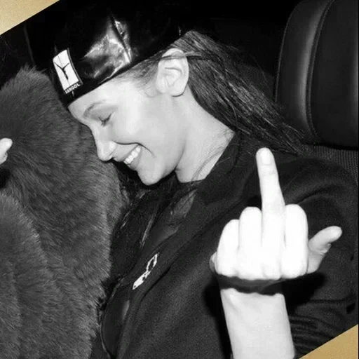 ᴀᴍʙɪᴛᴄʜɪᴏᴜs sticker 23