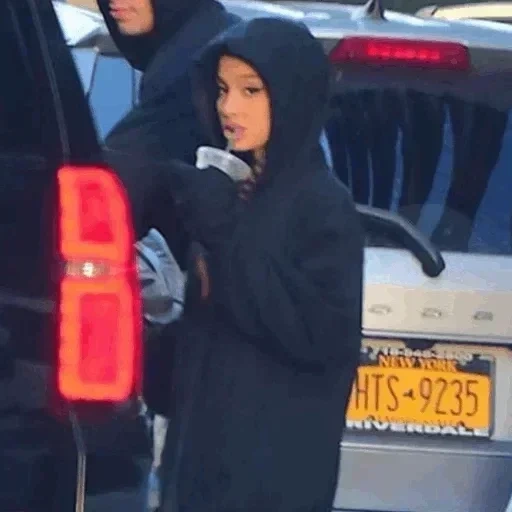 ᴀᴍʙɪᴛᴄʜɪᴏᴜs sticker 43