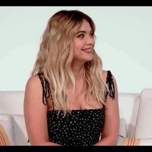 Ashley Benson [ @AshleyVBenson ] sticker 22