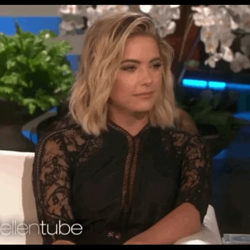 Ashley Benson [ @AshleyVBenson ] sticker 6