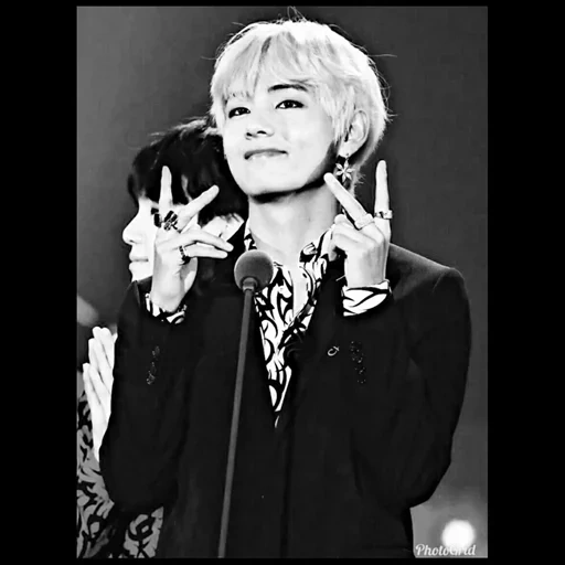 ʙᴀʀᴏɴ ᵐᵒᵒᵈ➹ @BaRoN_tae sticker 2