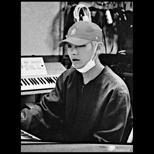 ʙᴀʀᴏɴ ᵐᵒᵒᵈ➹ @BaRoN_tae sticker 17