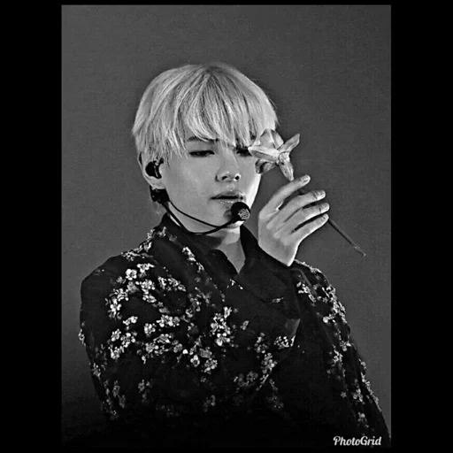 ʙᴀʀᴏɴ ᵐᵒᵒᵈ➹ @BaRoN_tae sticker 6