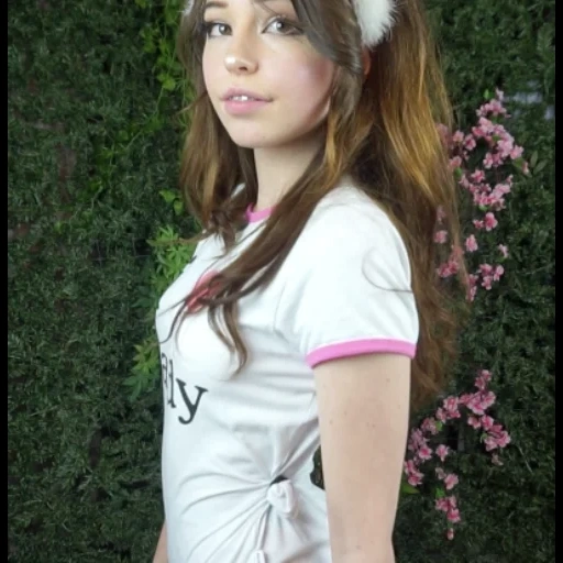 Belle Delphine by @DracuDinBotiza sticker 23