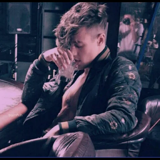 @bwnfsh 2 sticker 81