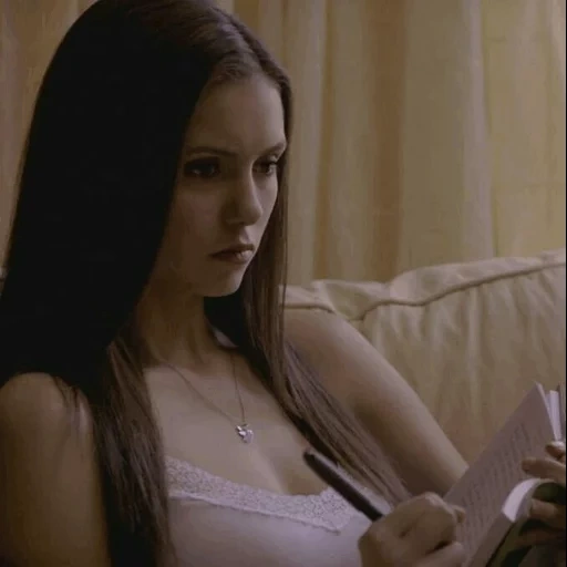 @Elenagilbert sticker 100