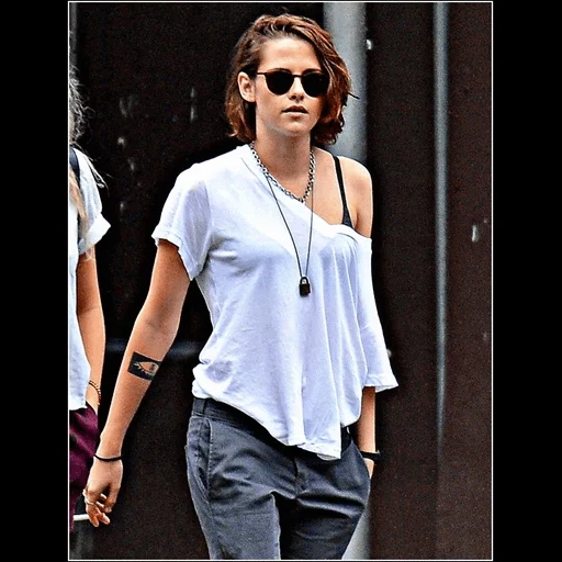 ᵏʳᶤˢᵗᵉᶰ ˢᵗᵉʷᵃʳᵗ • ᵉʳᵉᶜᵃ [ @vampire_feri ] sticker 17