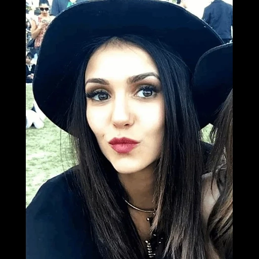 @Nikolina_Dobreva - Nɪɴᴀ ᴅᴏʙʀᴇᴠ sticker 11